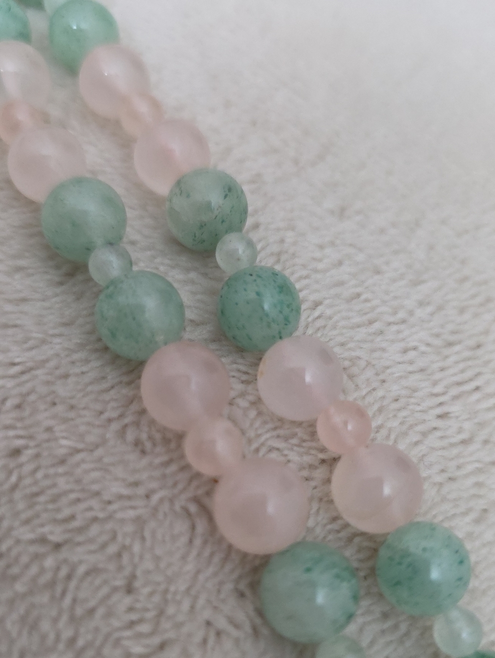 Vintage Rose Quartz & Green Aventurine Gemstone Beaded Necklace Gold Tone Clasp